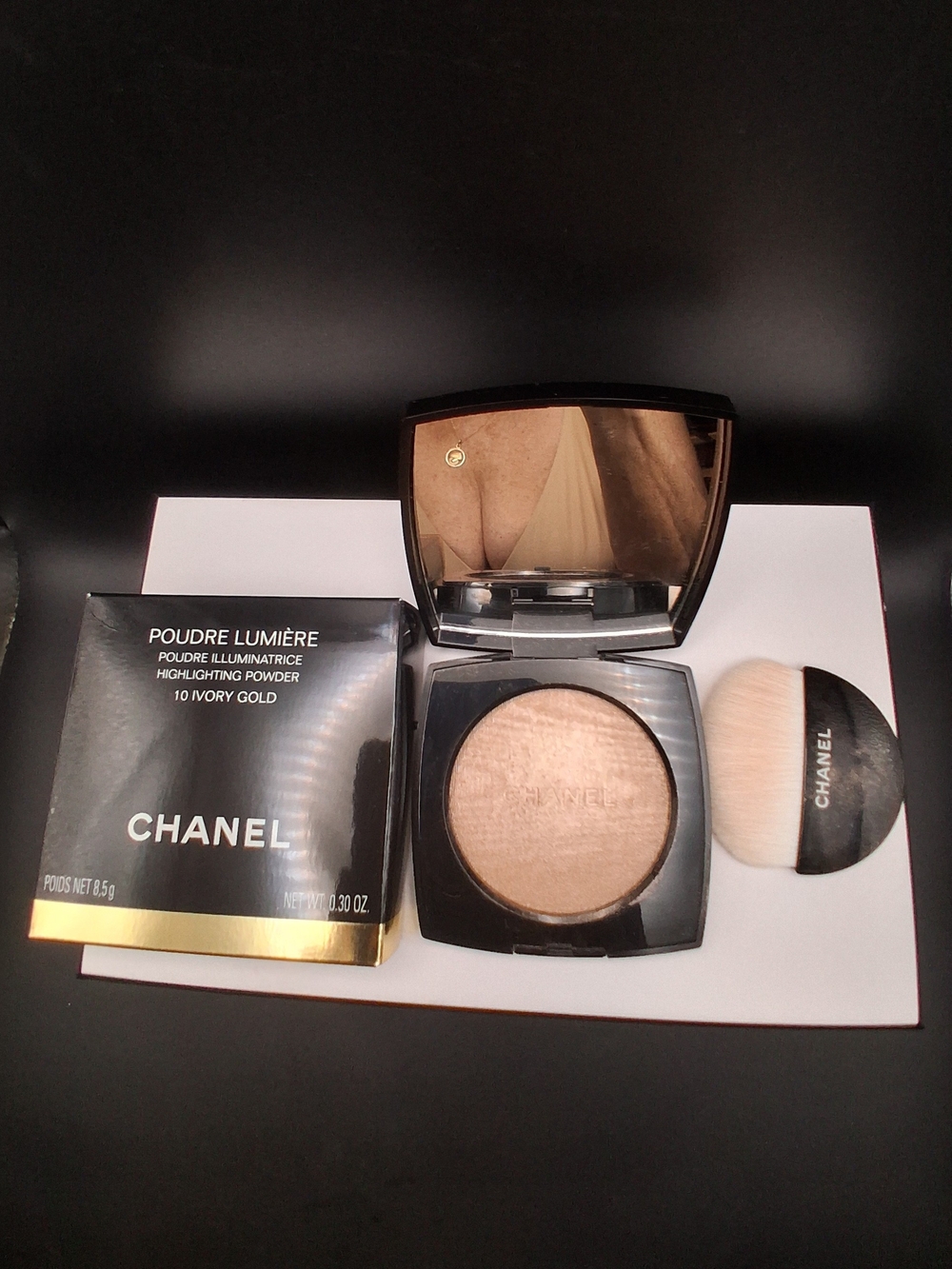 CHANEL Poudre Lumière Highlighter - Ivory Gold Glow